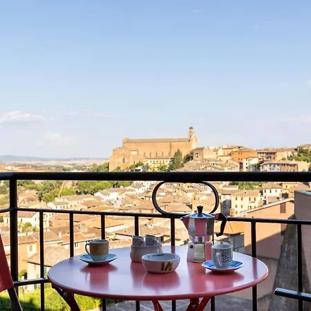 Historic Center Stylish Flat With Balcony! Siena