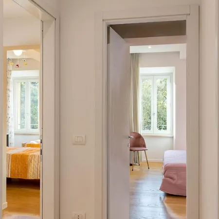 Guesthost - Historic Center Stylish Flat Appartement Sienne