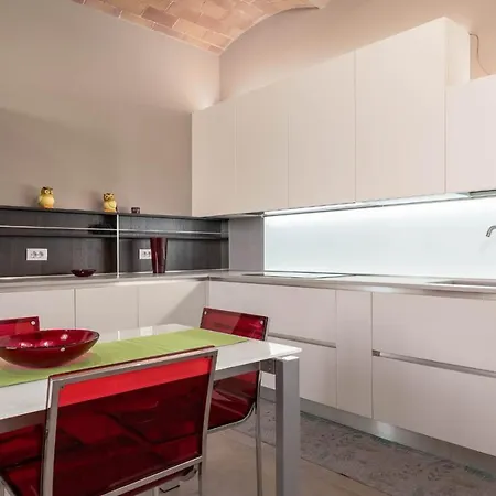 Guesthost - Historic Center Stylish Flat Sienne