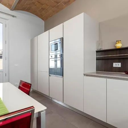 Historic Center Stylish Flat With Balcony!