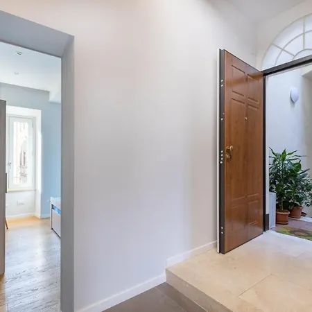 Апартаменти Historic Center Stylish Flat With Balcony! *