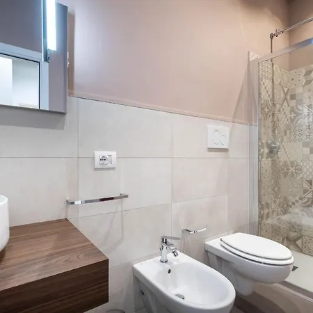 Historic Center Stylish Flat With Balcony! Сієна