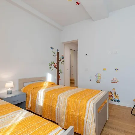 Διαμέρισμα Historic Center Stylish Flat With Balcony!
